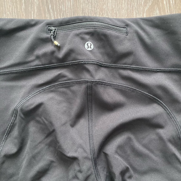 Lululemon size 8 black leggings - Picture 3 of 4